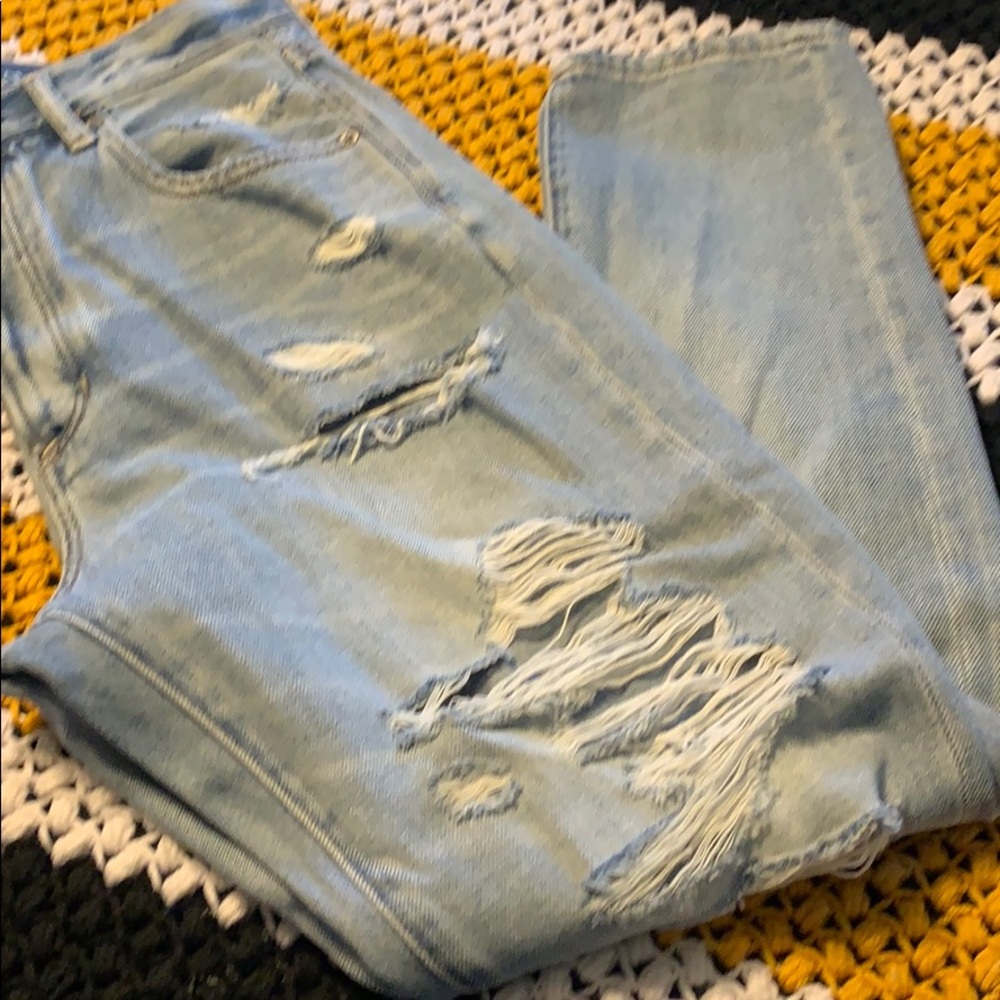 American Eagle destroyed mom jean